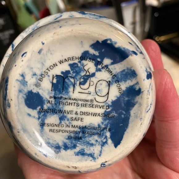 Set of 2 Boston Warehouse Blue and White Ceramic Mug - Picture 6 of 6